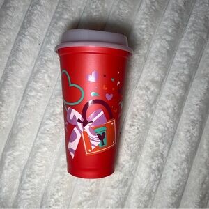 Starbucks Valentine’s Day cup latam 2026